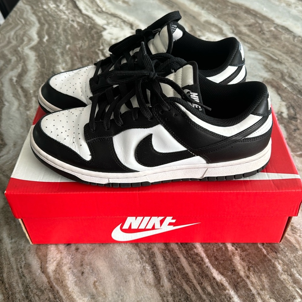 Nike Dunk Low ‘Panda’